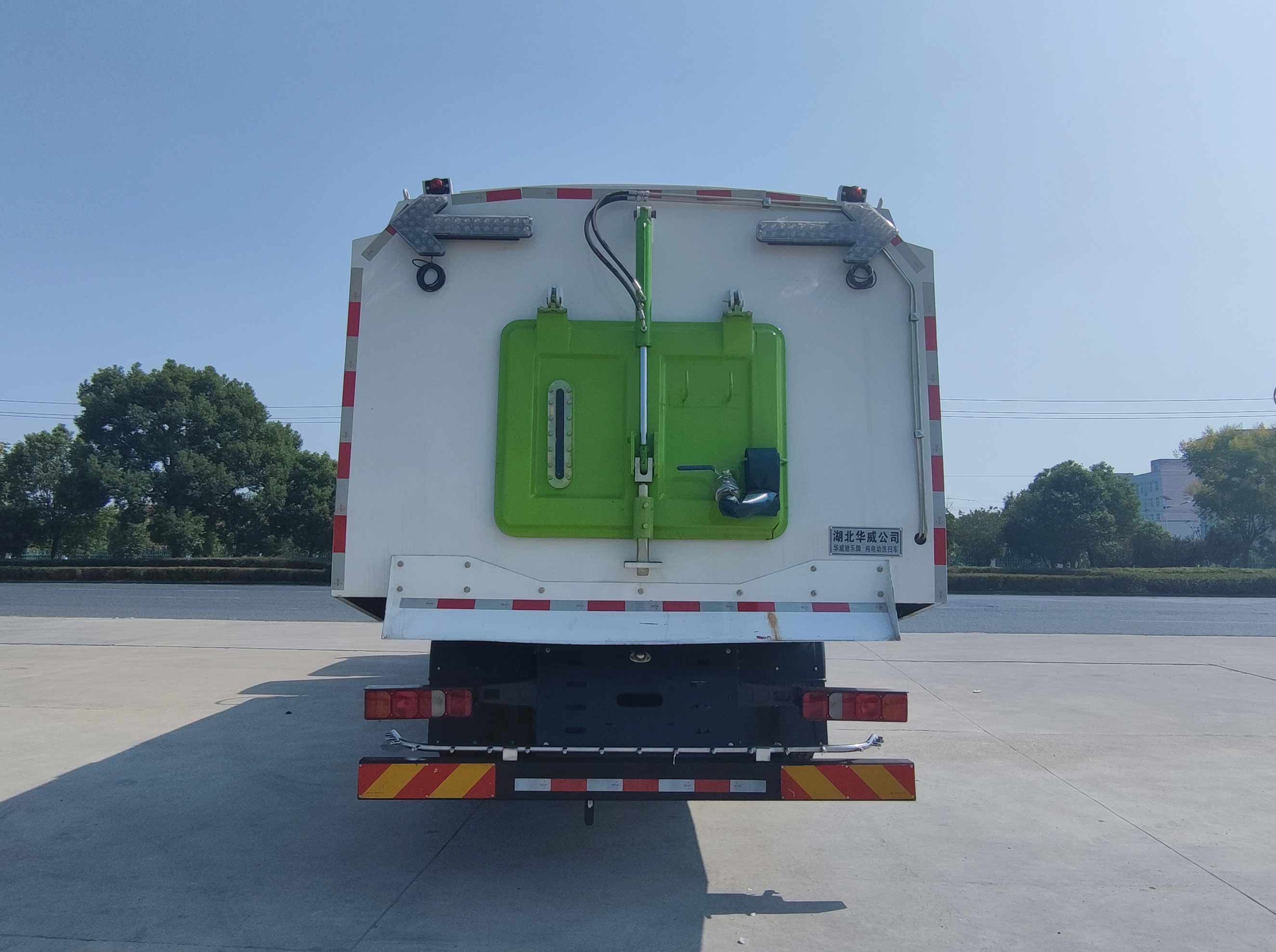 華威馳樂(lè)牌SGZ5180TXSZBEV型純電動(dòng)洗掃車