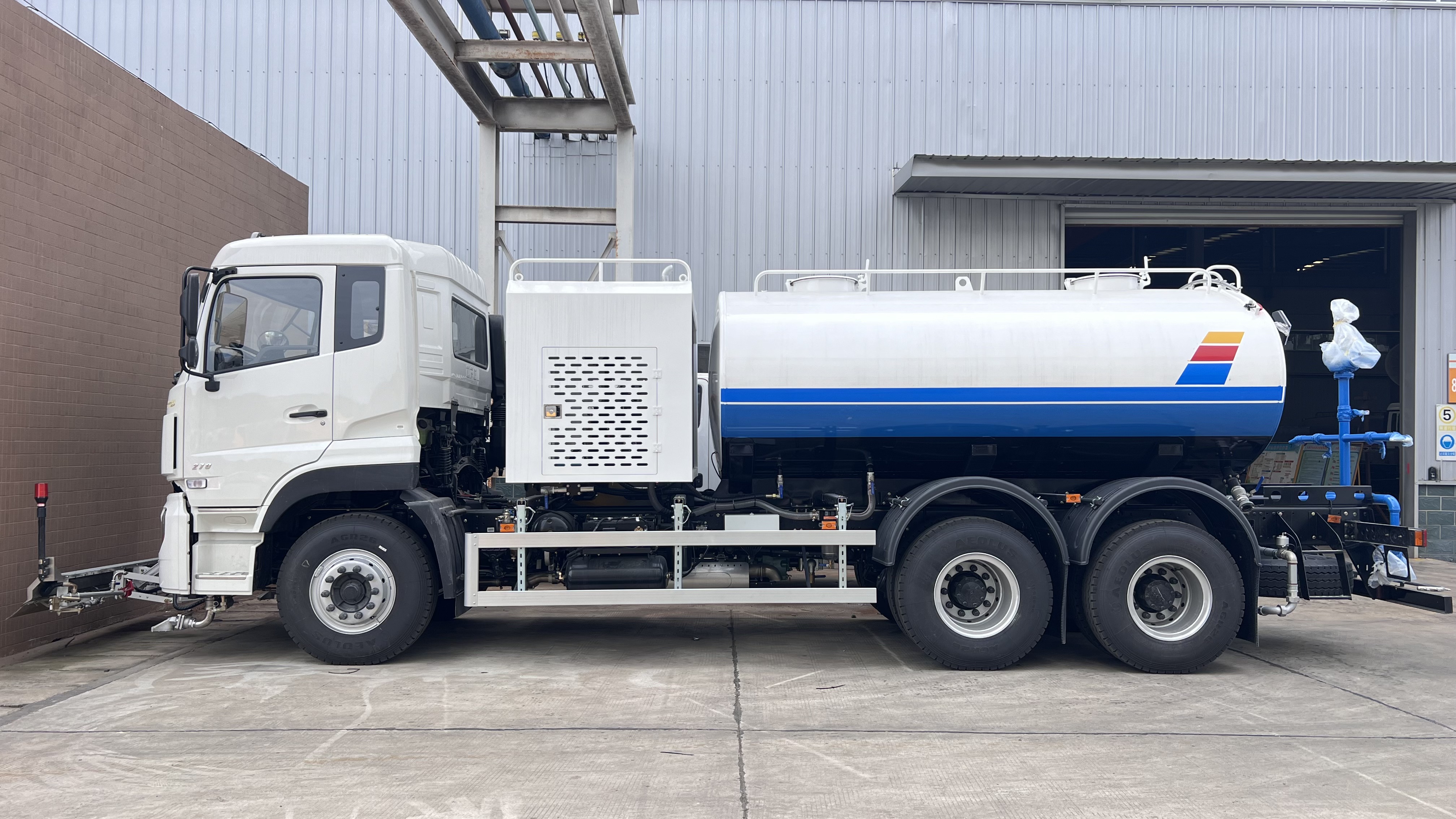 東風(fēng)天龍6x4高壓清洗車|路面養(yǎng)護(hù)車|路面沖洗車|路面清洗車
