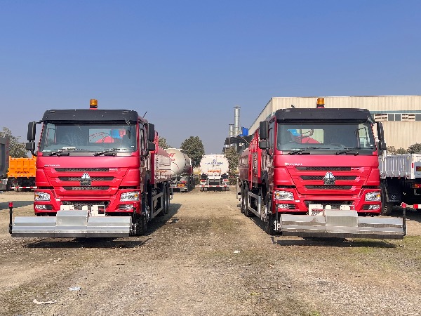 中國重汽HOWO豪沃出口型路面清洗車|高壓清洗車|道路養(yǎng)護(hù)作業(yè)車