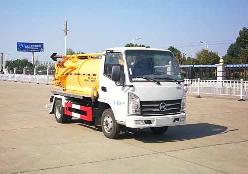 華威馳樂(lè)牌SGZ5040GXWKM6型吸污車