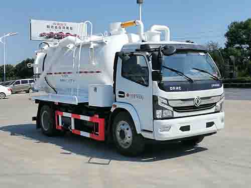 華威馳樂(lè)牌SGZ5140GXWEQ6型吸污車